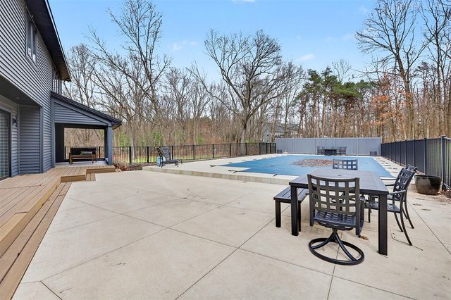 400 Greentree Lane, Ada, MI 49301