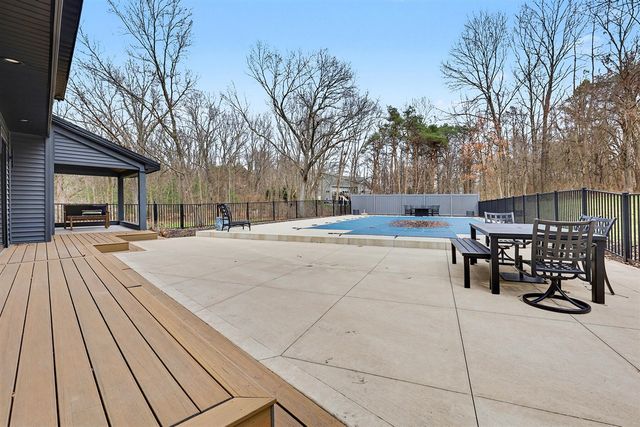 400 Greentree Lane, Ada, MI 49301