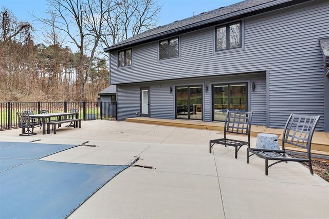 400 Greentree Lane, Ada, MI 49301