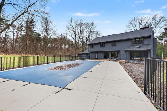 400 Greentree Lane, Ada, MI 49301