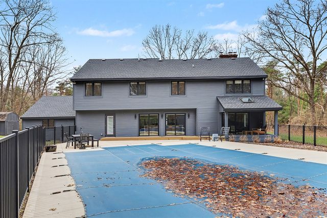 400 Greentree Lane, Ada, MI 49301