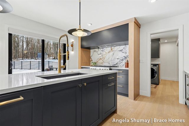 400 Greentree Lane, Ada, MI 49301