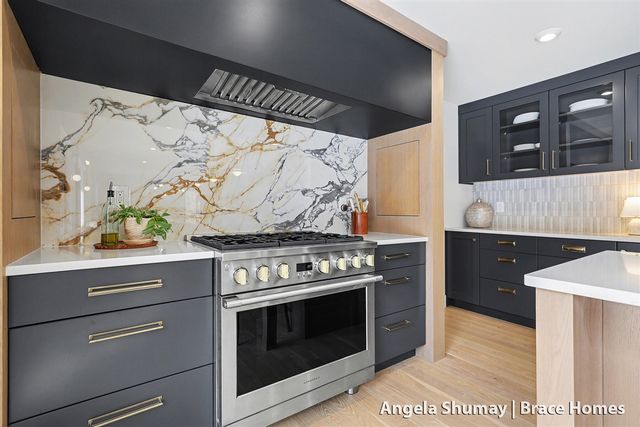 400 Greentree Lane, Ada, MI 49301