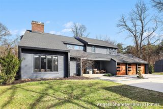 400 Greentree Lane, Ada, MI 49301