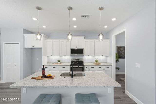 311 W Delaware Avenue, Lake Helen, FL 32744