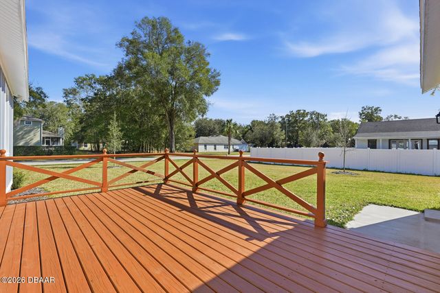 311 W Delaware Avenue, Lake Helen, FL 32744