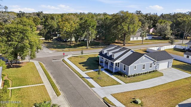 311 W Delaware Avenue, Lake Helen, FL 32744