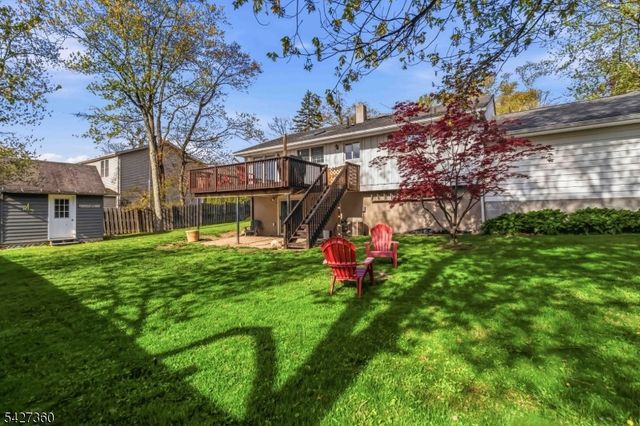 23 Hancock Dr, West Milford Twp., NJ 07480
