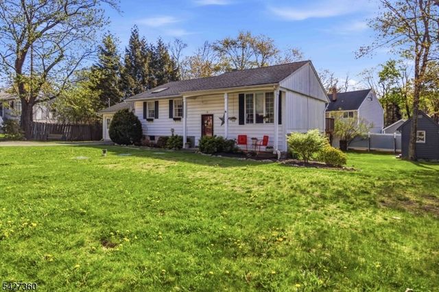 23 Hancock Dr, West Milford Twp., NJ 07480