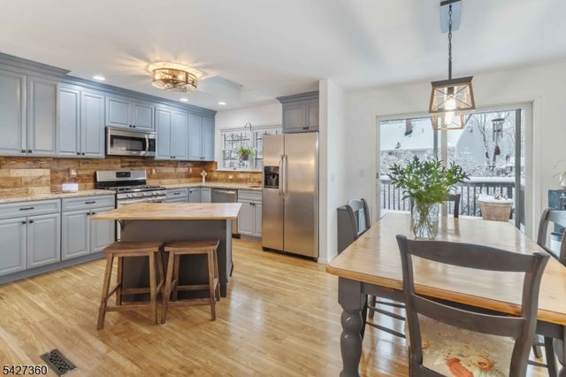 23 Hancock Dr, West Milford Twp., NJ 07480
