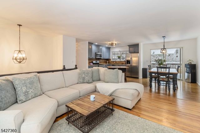 23 Hancock Dr, West Milford Twp., NJ 07480