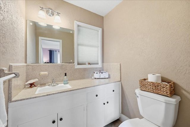 1833 W Decker Avenue, Orange, TX 77632