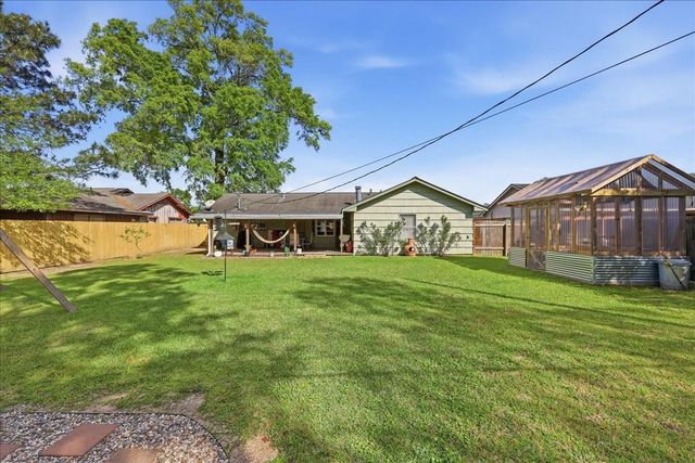 1833 W Decker Avenue, Orange, TX 77632