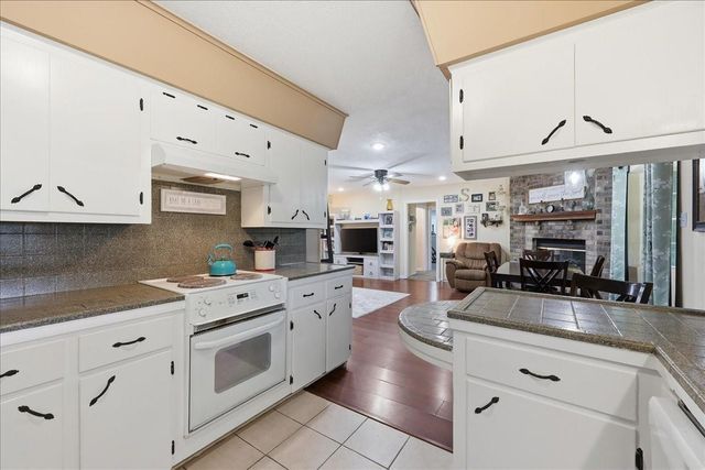 1833 W Decker Avenue, Orange, TX 77632