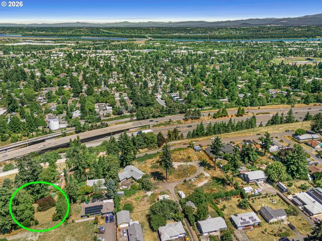 2 Ne KLICKITAT St, Portland, OR 97220