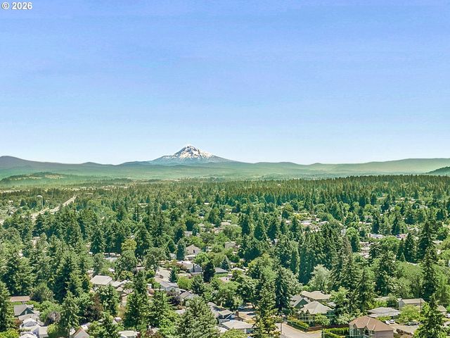 2 Ne KLICKITAT St, Portland, OR 97220