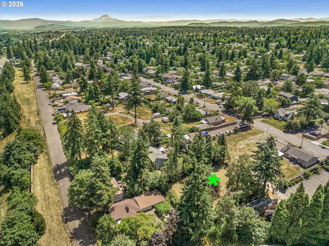 2 Ne KLICKITAT St, Portland, OR 97220