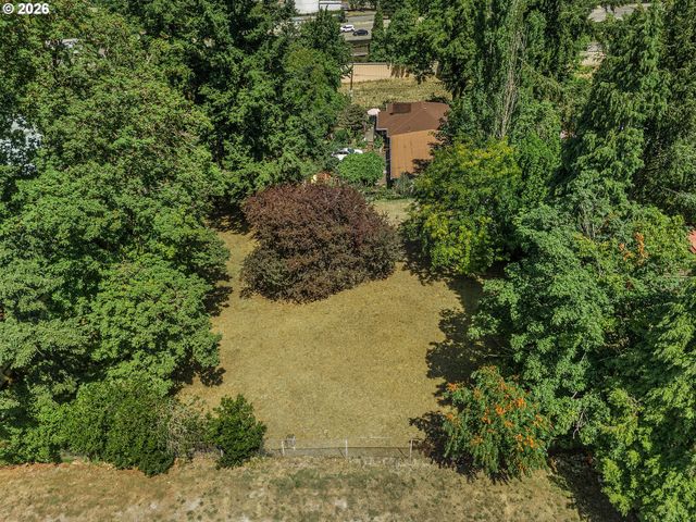 2 Ne KLICKITAT St, Portland, OR 97220