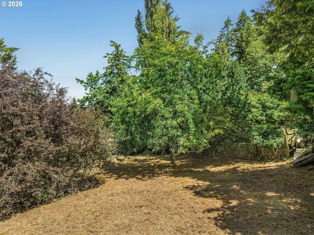 2 Ne KLICKITAT St, Portland, OR 97220