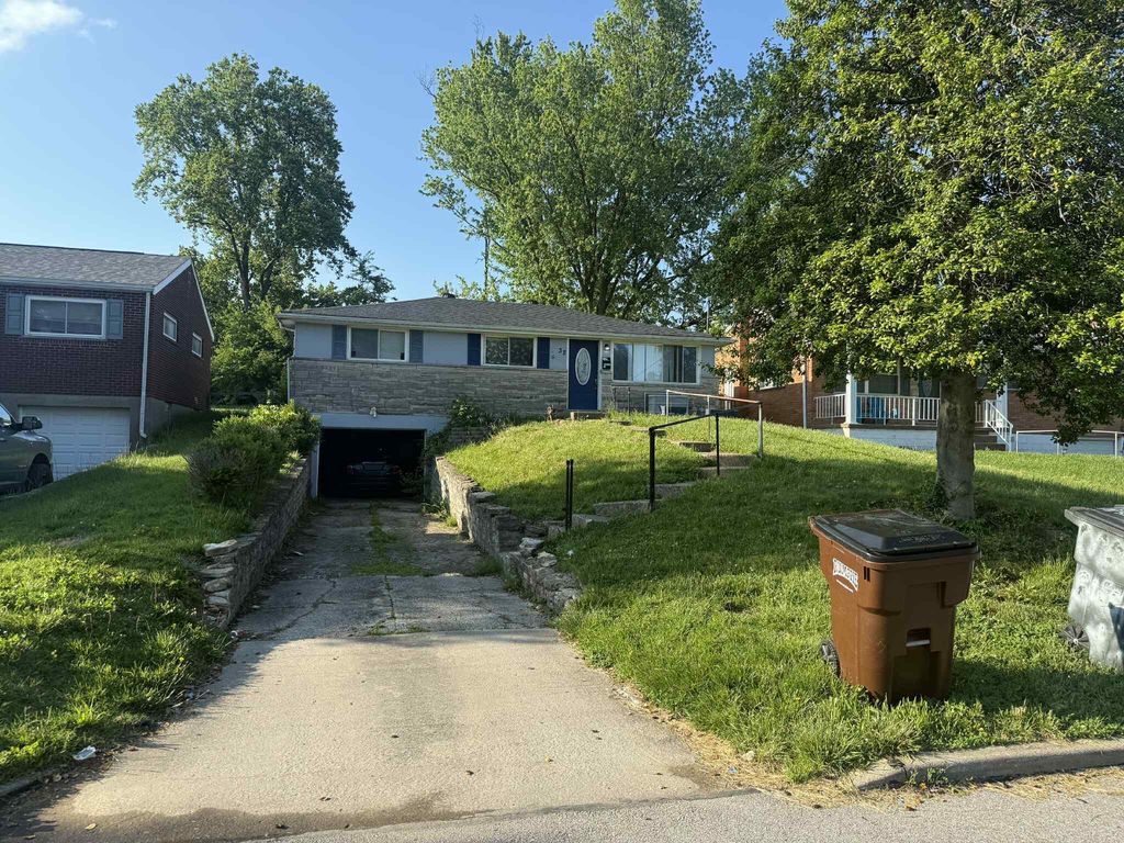 32 Julia Avenue, Florence, KY 41042