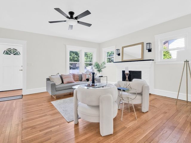 35 Brook St, Seekonk, MA 02771