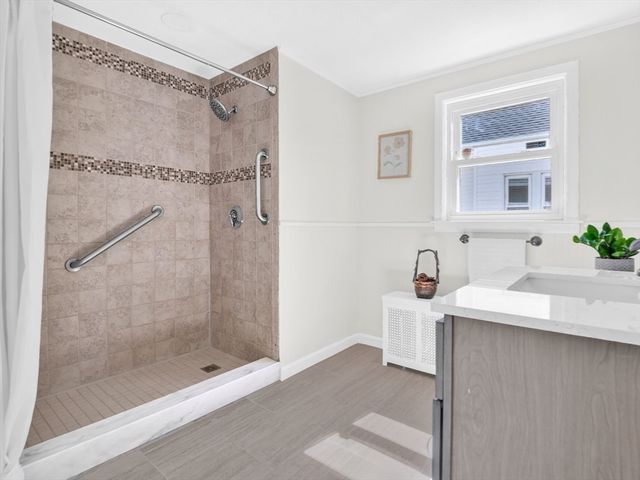 35 Brook St, Seekonk, MA 02771