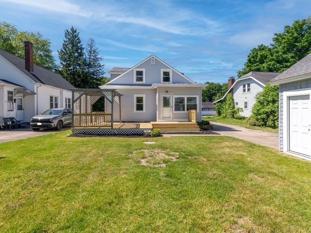35 Brook St, Seekonk, MA 02771