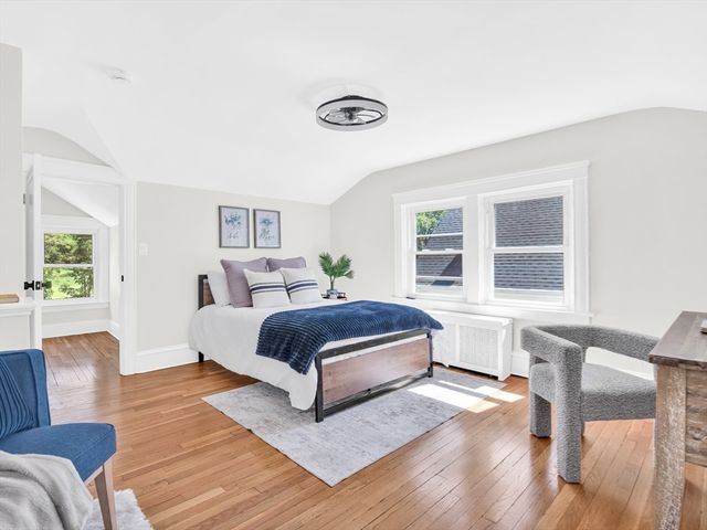 35 Brook St, Seekonk, MA 02771