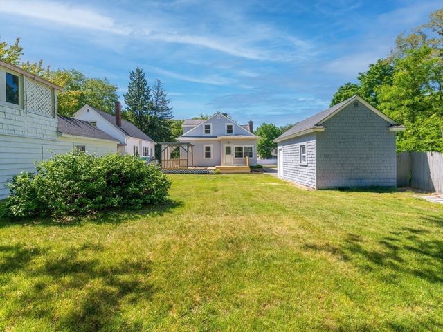 35 Brook St, Seekonk, MA 02771