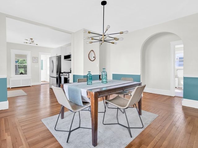 35 Brook St, Seekonk, MA 02771