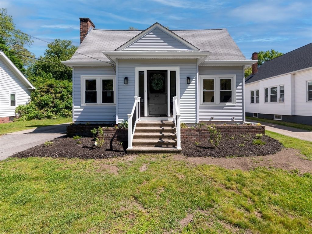 35 Brook St, Seekonk, MA 02771