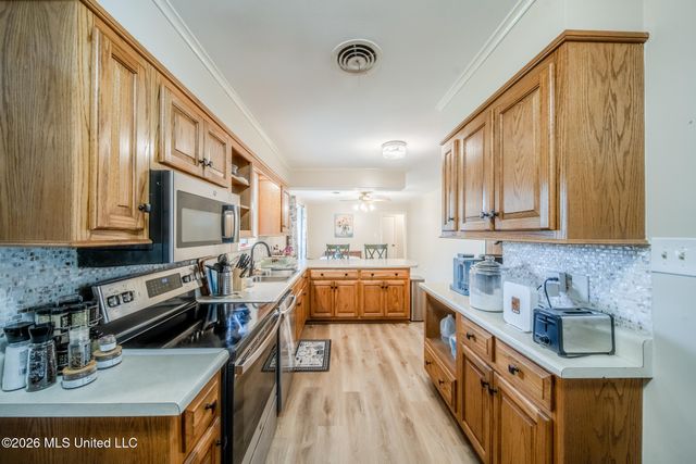 215 Lynwood Circle, Long Beach, MS 39560