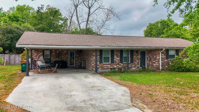 215 Lynwood Circle, Long Beach, MS 39560