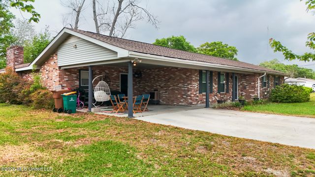 215 Lynwood Circle, Long Beach, MS 39560