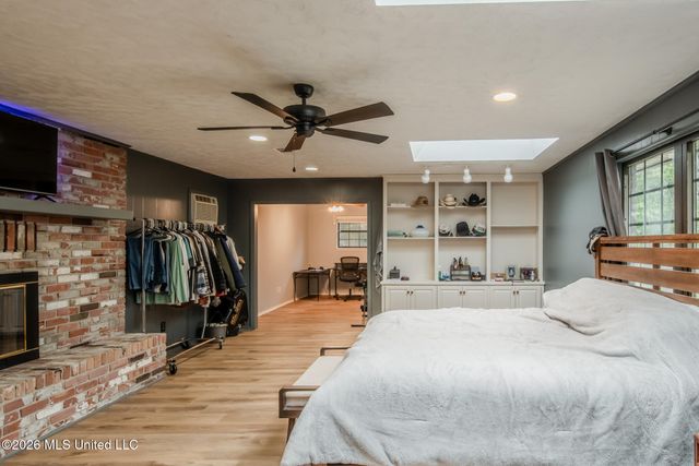 215 Lynwood Circle, Long Beach, MS 39560