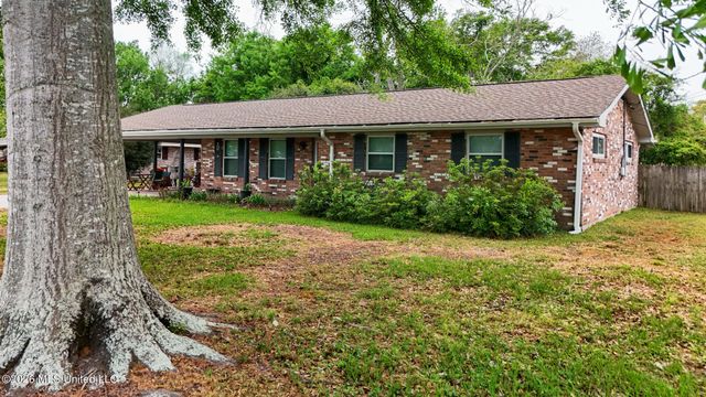 215 Lynwood Circle, Long Beach, MS 39560