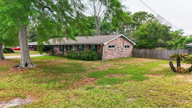 215 Lynwood Circle, Long Beach, MS 39560