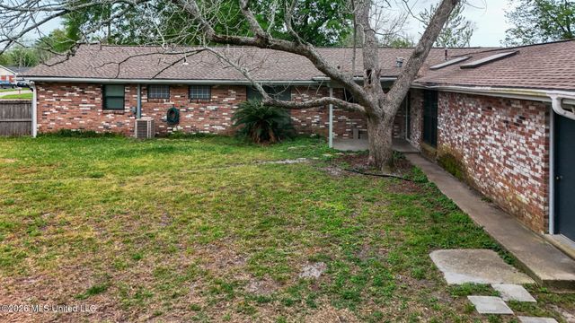215 Lynwood Circle, Long Beach, MS 39560