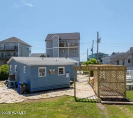 610 N Topsail Drive, Surf City, NC 28445