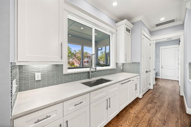 7 Mariner Pass, Galveston, TX 77554