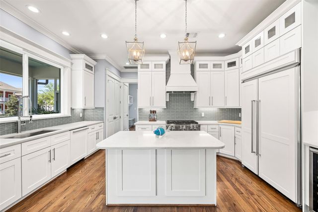 7 Mariner Pass, Galveston, TX 77554