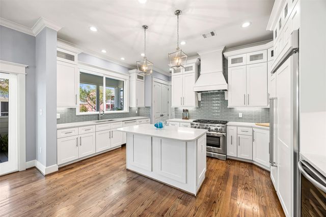 7 Mariner Pass, Galveston, TX 77554