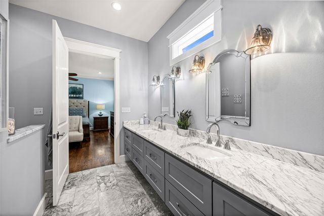 7 Mariner Pass, Galveston, TX 77554