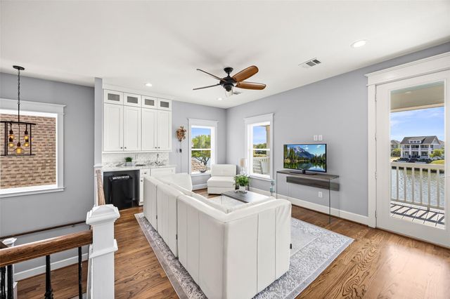 7 Mariner Pass, Galveston, TX 77554