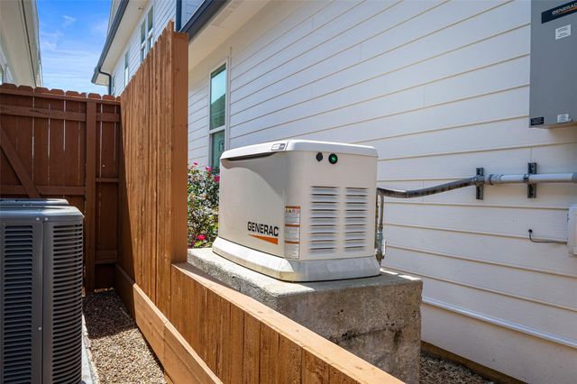 7 Mariner Pass, Galveston, TX 77554
