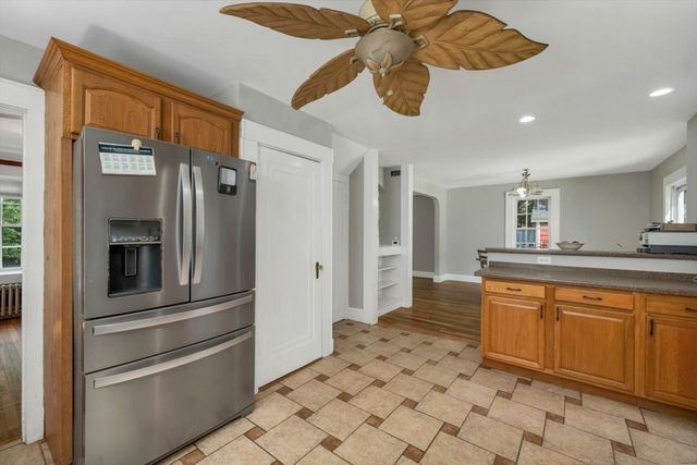 3 Forest St, Wilmington, MA 01887