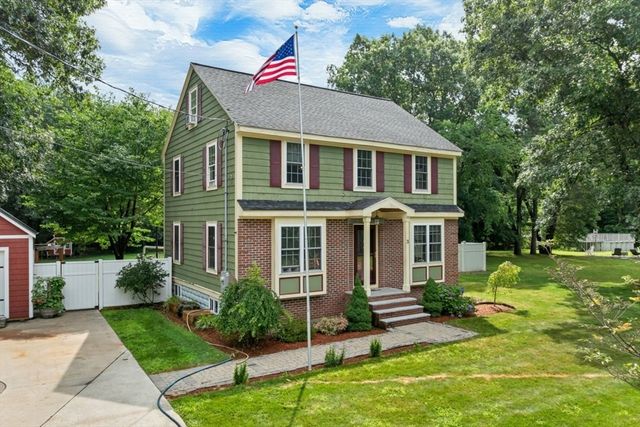 3 Forest St, Wilmington, MA 01887