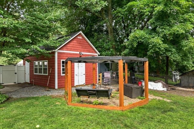 3 Forest St, Wilmington, MA 01887