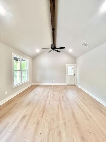 8 Naver Lane, Bella Vista, AR 72715