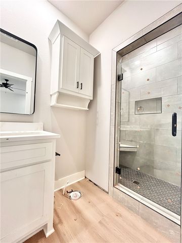 8 Naver Lane, Bella Vista, AR 72715